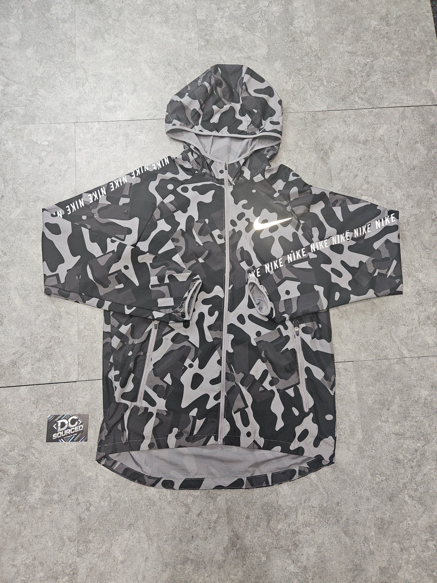 Nike dubai windrunner