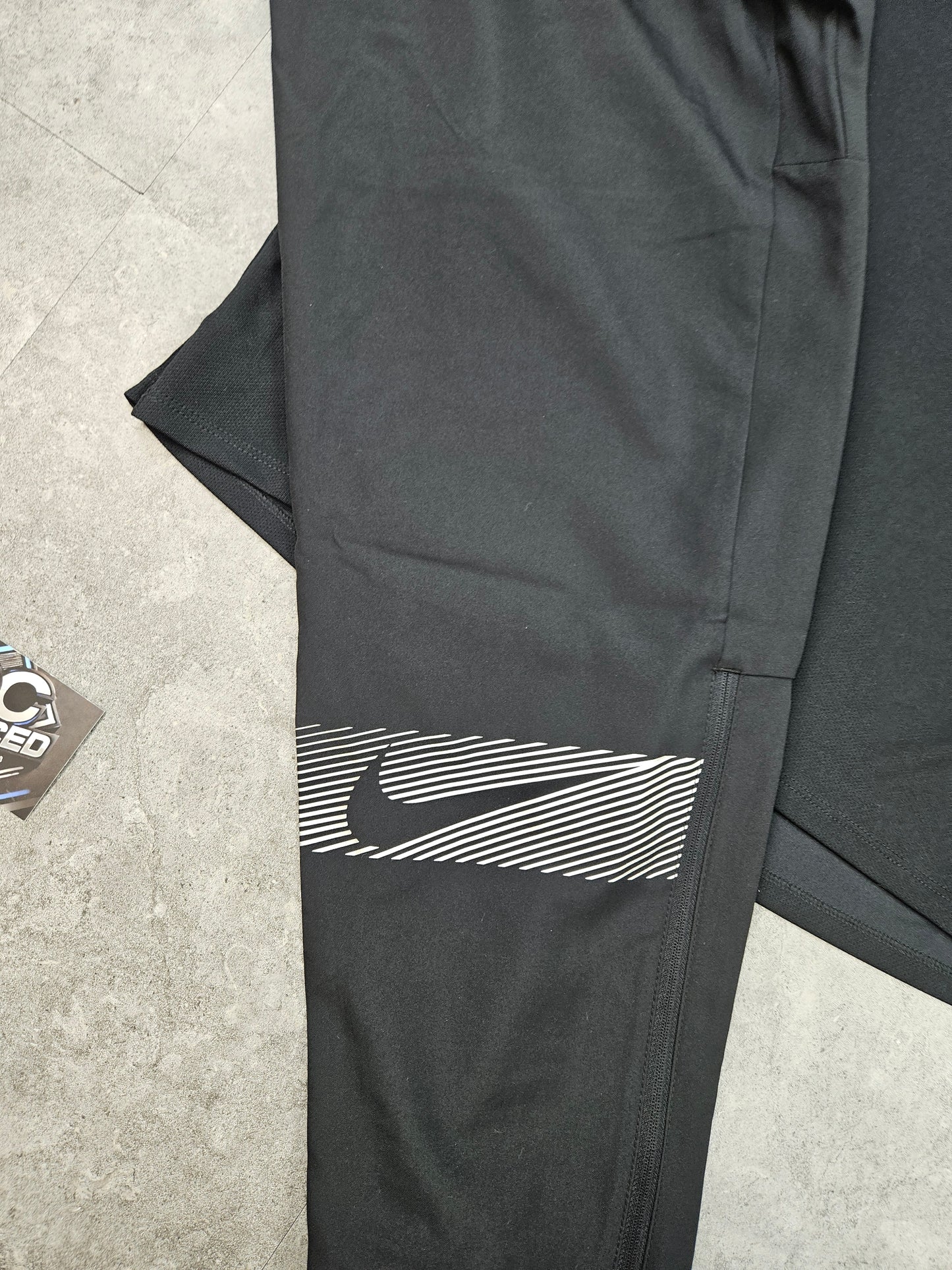 Nike black flash set