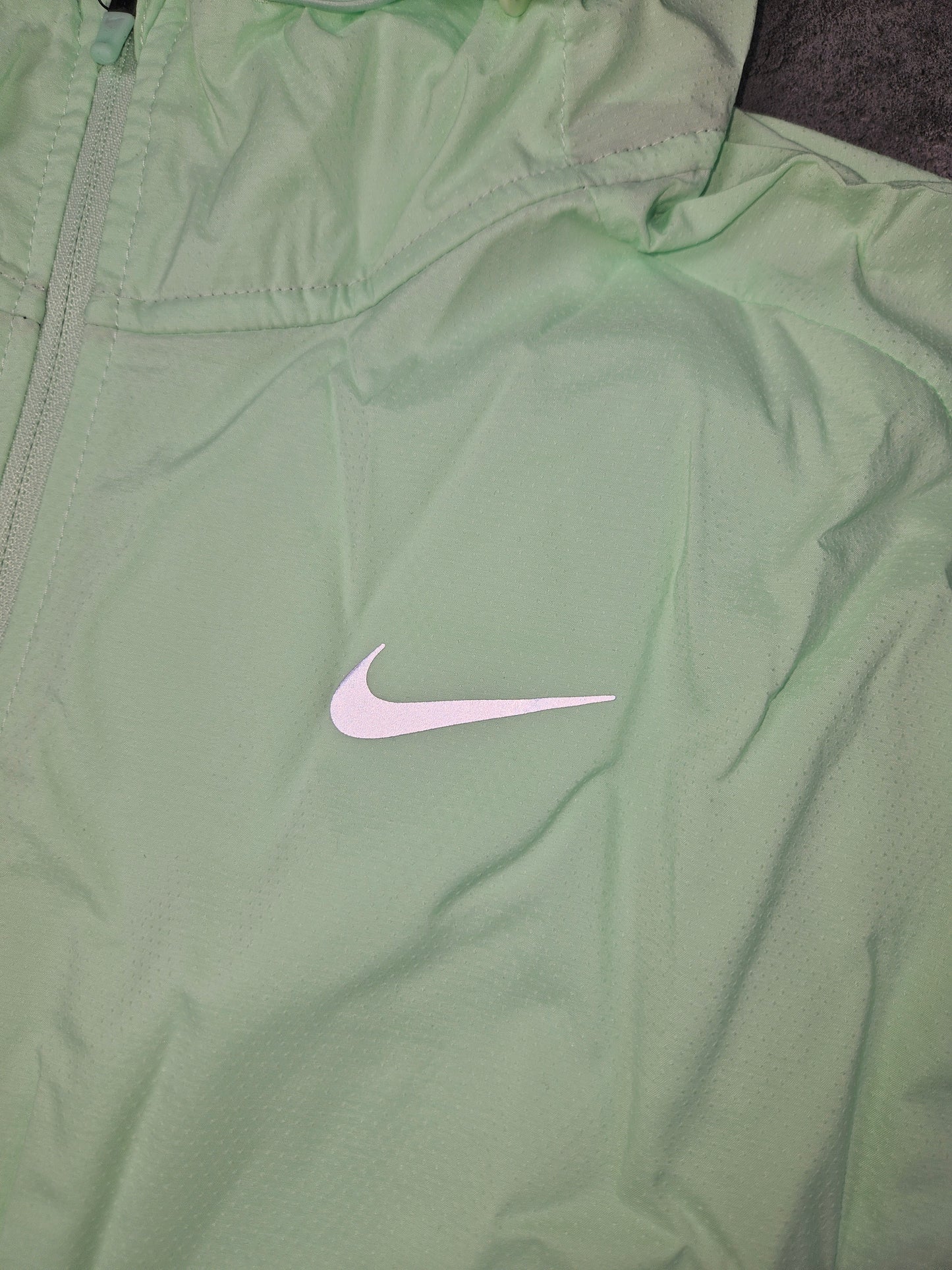 Nike vapour green jacket