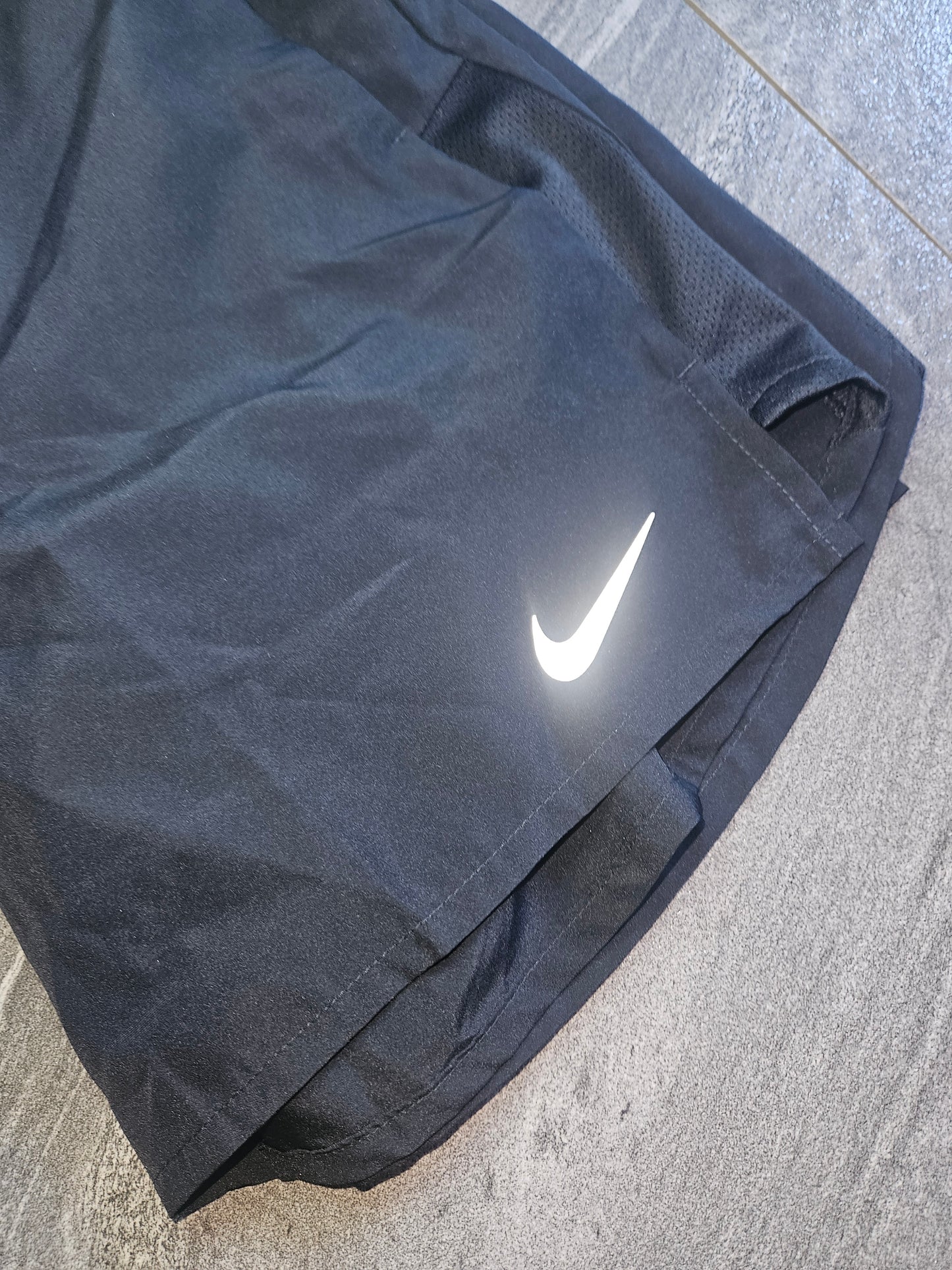 Black nike challenger shorts
