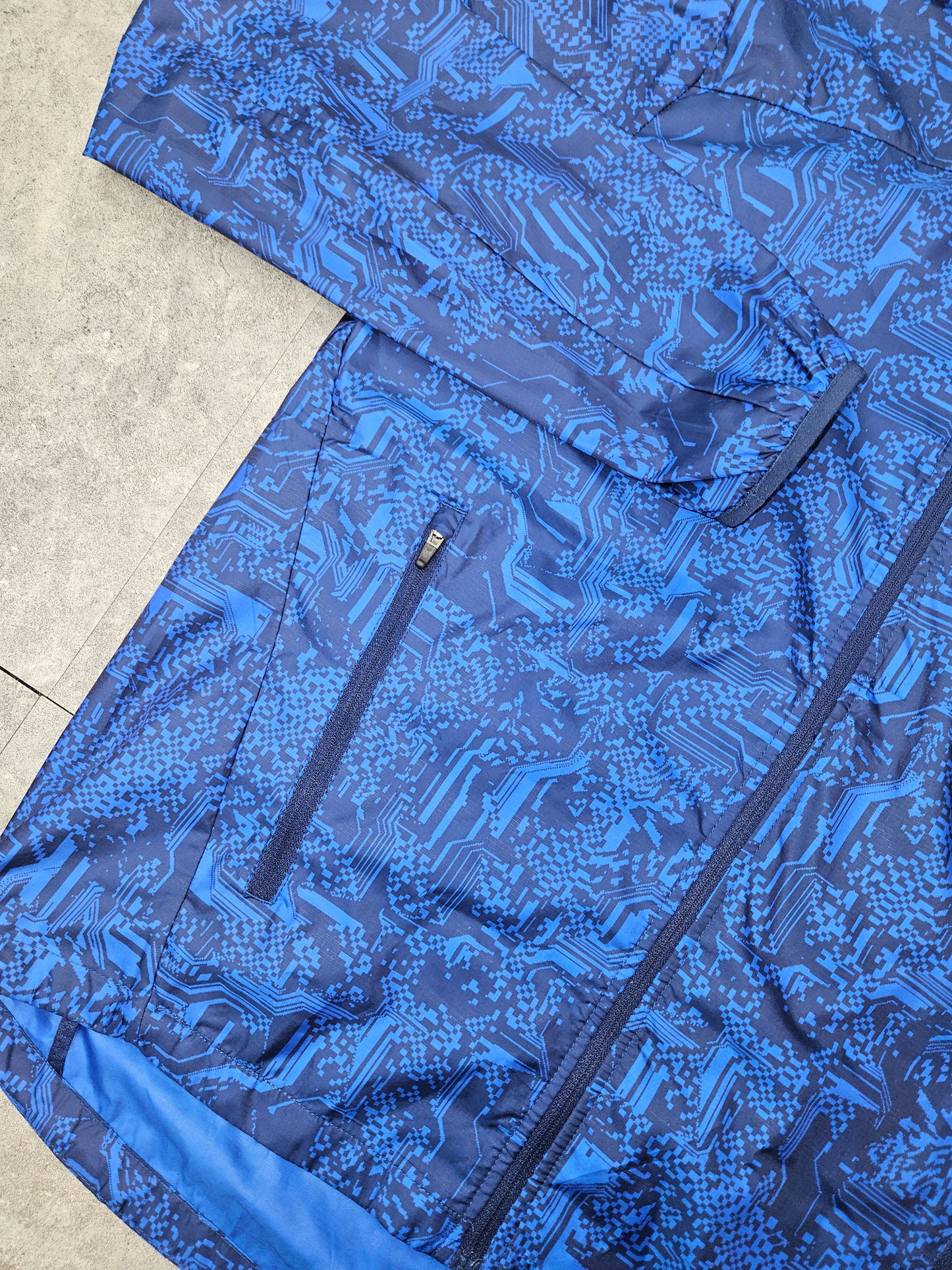 Nike blue digital windrunner