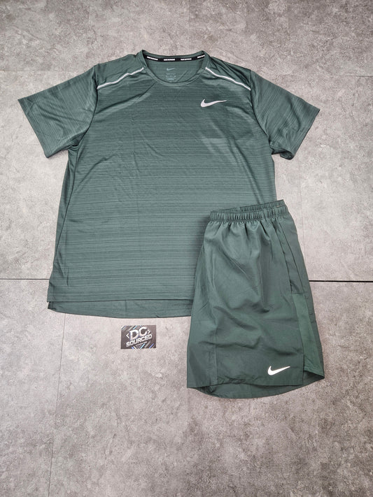 Nike vintage green miler set