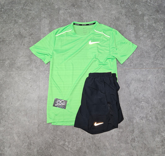 Nike Strike green miler set