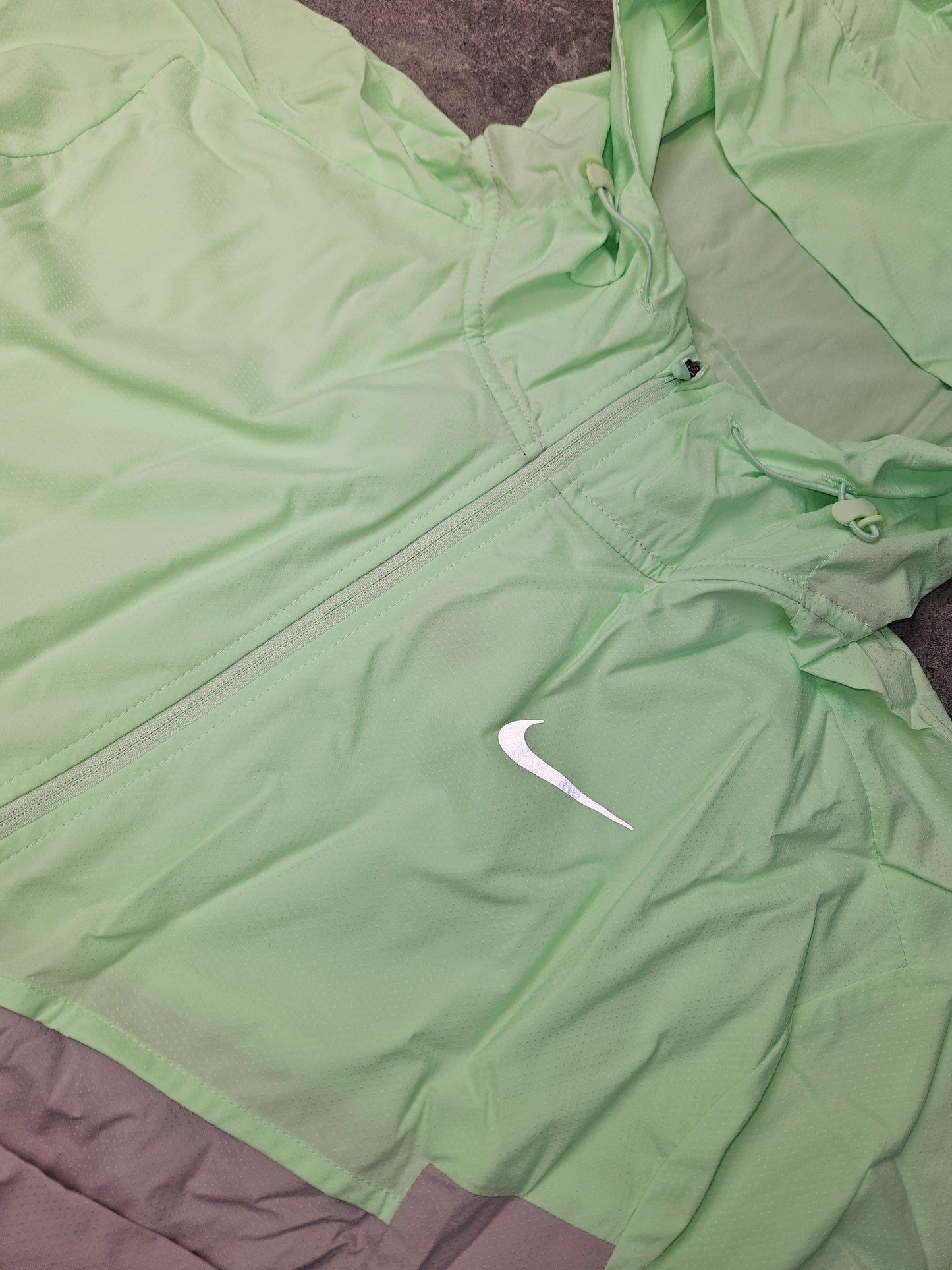 Nike vapour green 3 piece set
