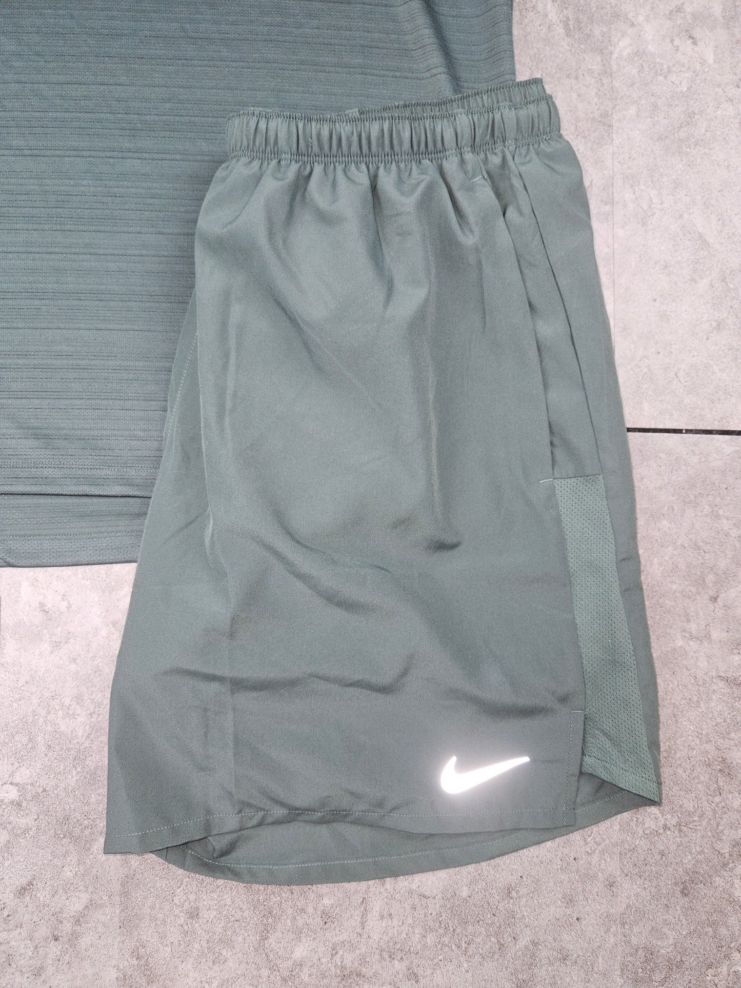 Nike vintage green miler set