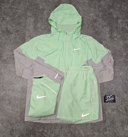 Nike vapour green 3 piece set